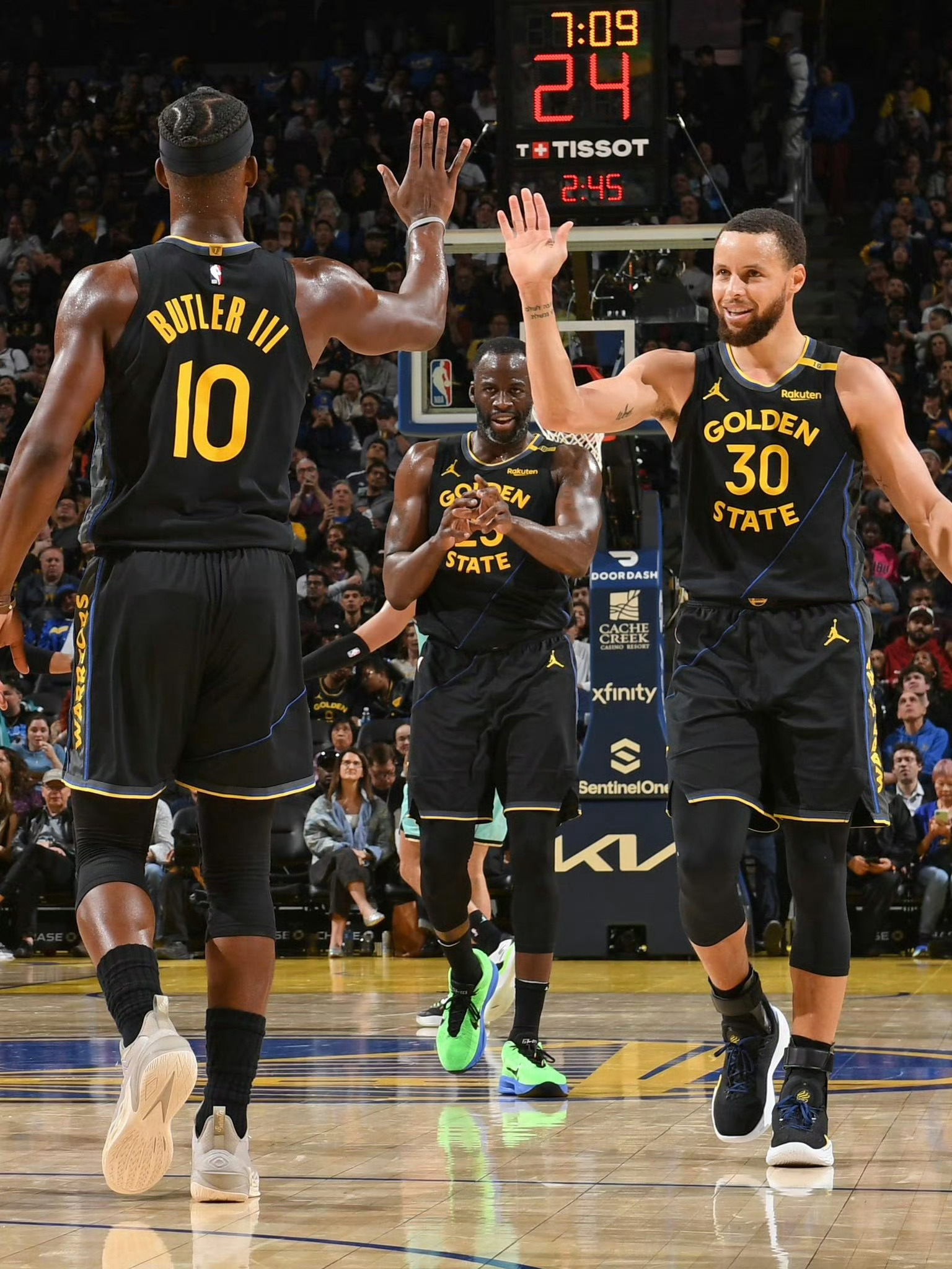 热议成都平神户：虽有遗憾但值得尊重，给中超挣脸没得黑（成都与神户战平：遗憾尚在但值得尊重，为中超长脸没得黑）