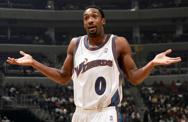 赛后情书：上海海港再度夺冠，颜骏凌历史最被低估门将（赛后寄语：上海海港再捧桂冠，颜骏凌堪称史上最被低估的门神）