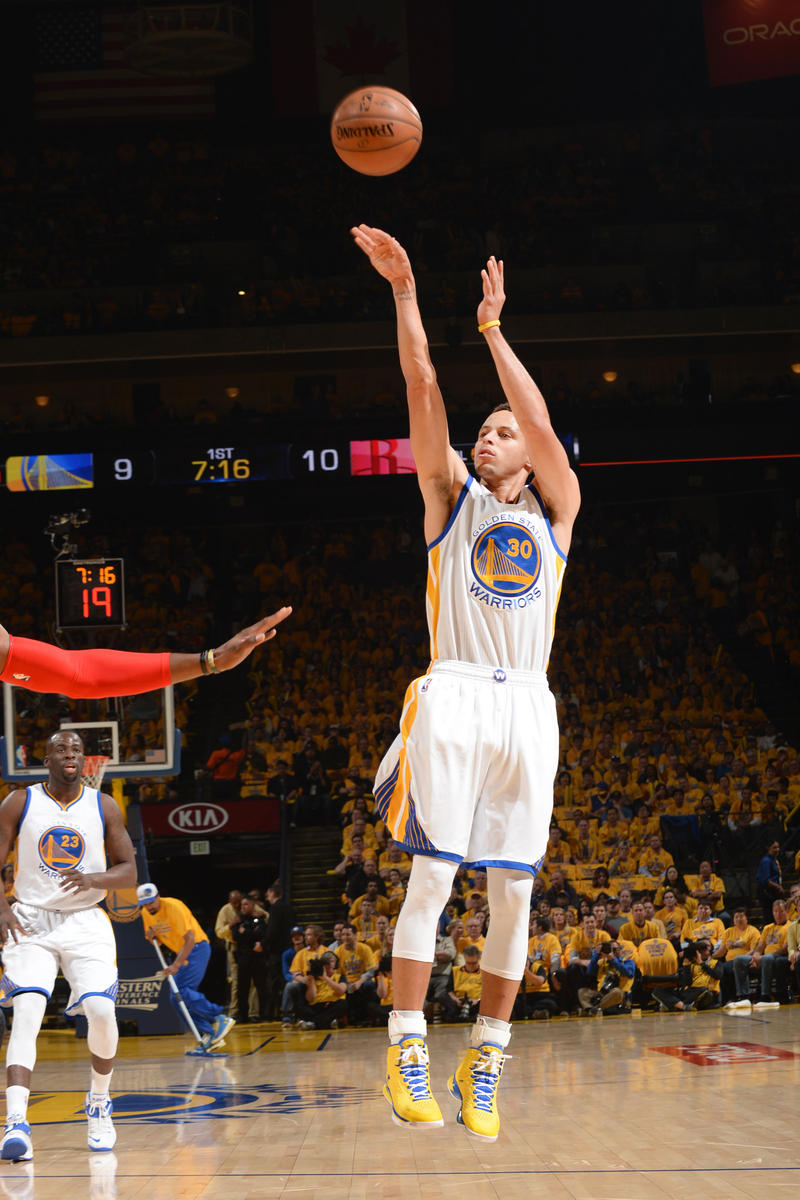 队报：法国队世界杯26人大名单已经确定16人，竞争很激烈（队报：法国队世界杯26人名单已锁定16席，名额之争白热化）