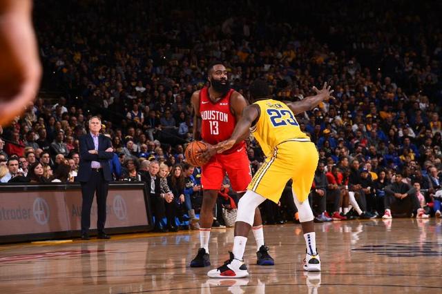 主队惨遭降级，芬兰三名小球迷放火烧了体育场看台（主队降级后，芬兰三名小球迷纵火焚烧体育场看台）