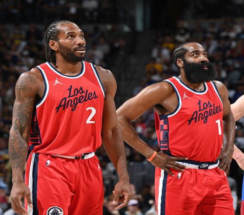 波兰主帅：要帮扎莱夫斯基找回状态；我觉得莱万还没决定未来（波兰主帅：将助扎莱夫斯基重拾状态，莱万未来尚未敲定）