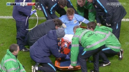 难打硬仗？枪手对阵英超前八有5场丢分，12月末再战维拉（硬仗成痛点？阿森纳对英超前八已5场失分，年底将再战维拉）