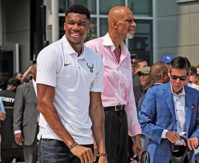 巅峰对决！巴萨vs巴黎圣日耳曼EHF手球冠军联赛直播前瞻（焦点大战：巴萨迎战巴黎圣日耳曼——EHF欧洲手球冠军联赛直播前瞻）