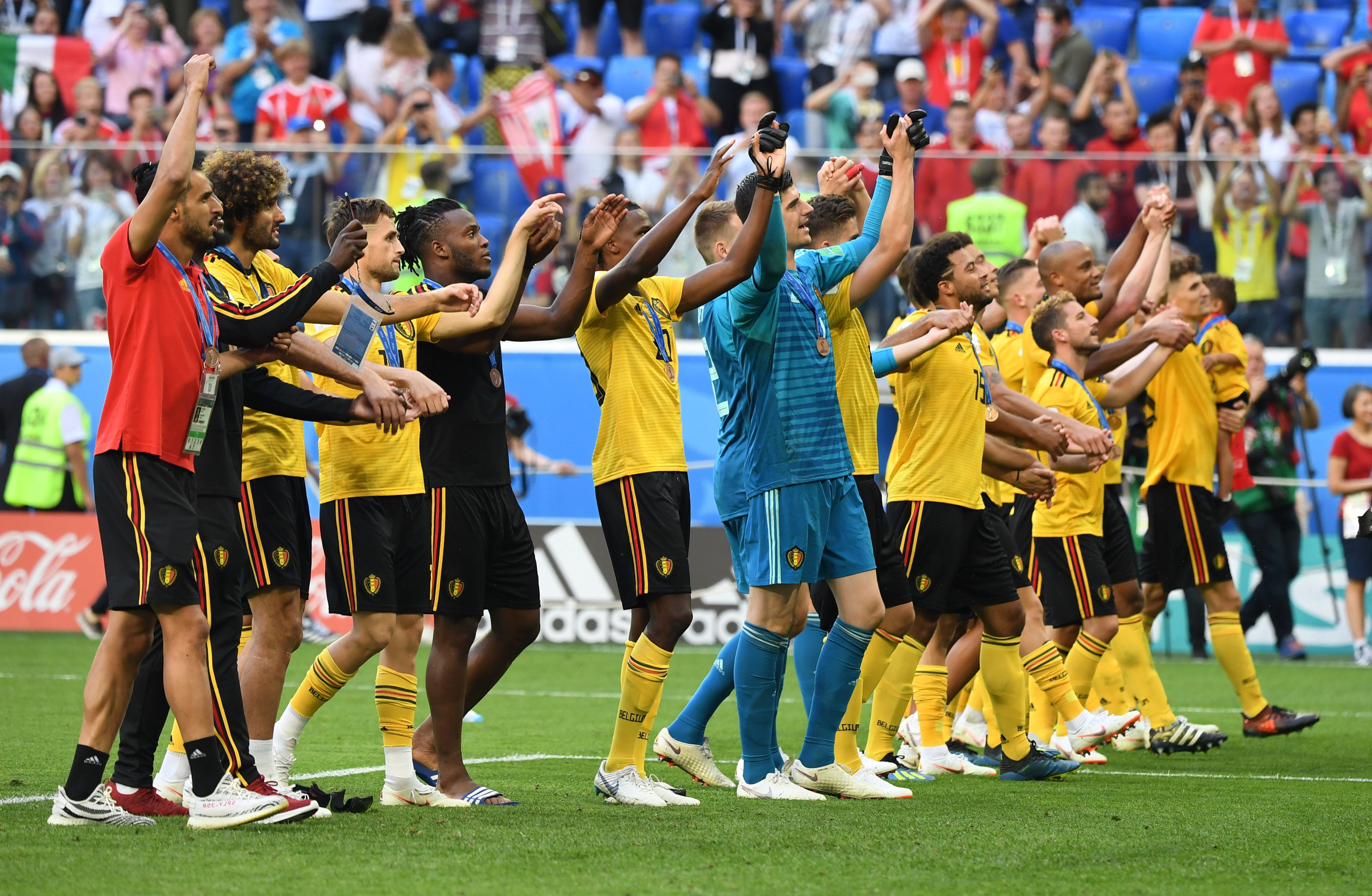 瓜帅：梅西、莱万和哈兰德都是进球机器，很荣幸执教过他们（瓜迪奥拉：梅西、莱万和哈兰德皆为进球机器，能执教他们深感荣幸）