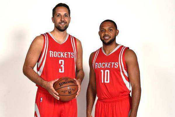 足球意大利名将宣布退役，时代落幕（意大利足坛传奇宣布挂靴，一个时代谢幕）